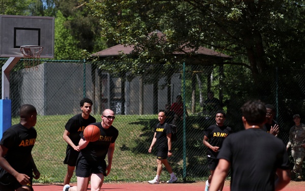 2nd Cavalry Regiment Soldiers compete in basketball preliminaries during Dragoon Week