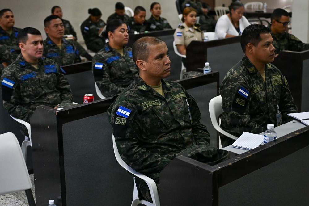 U.S., Honduran forces strengthen intelligence partnership during exchange in Tegucigalpa