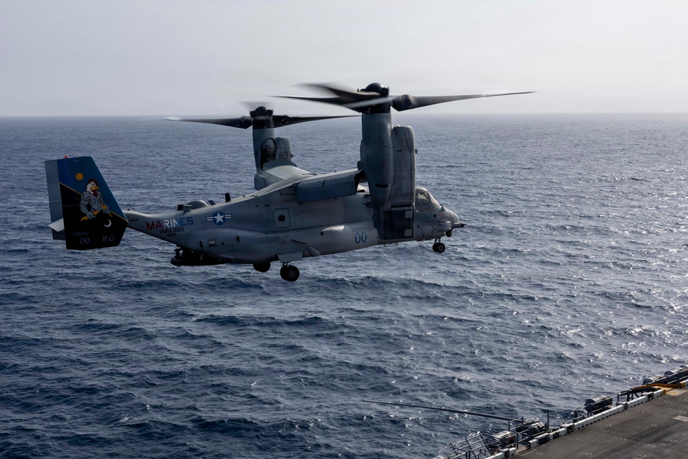SOUTHCOM Visits USS Iwo Jima (LHD 7)