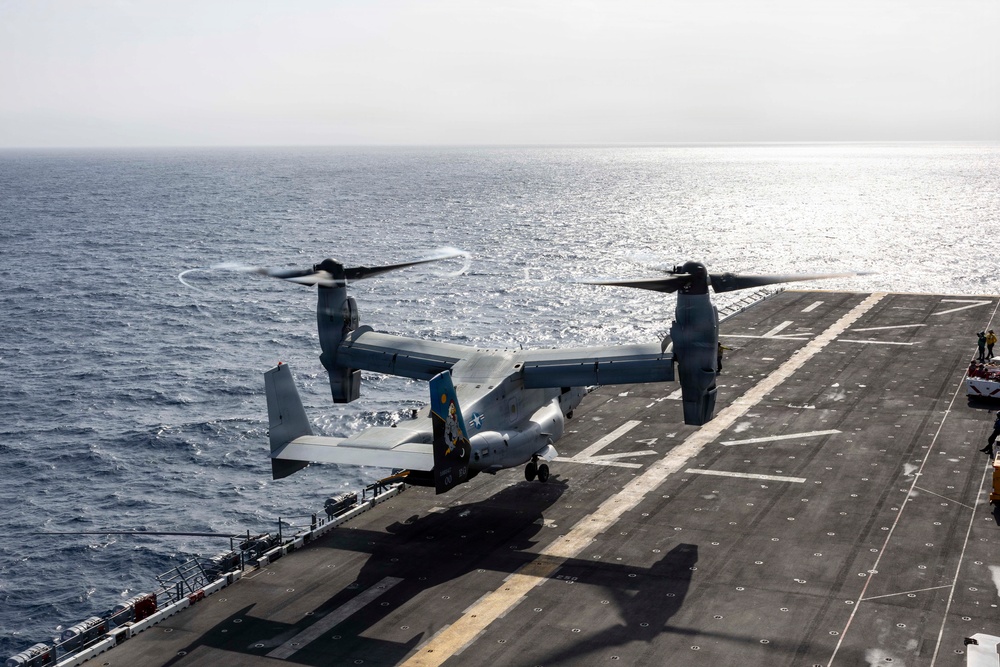 SOUTHCOM Visits USS Iwo Jima (LHD 7)