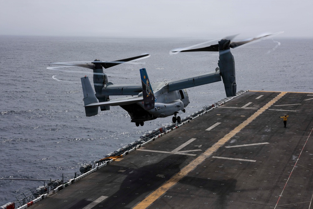 SOUTHCOM Visits USS Iwo Jima (LHD 7)