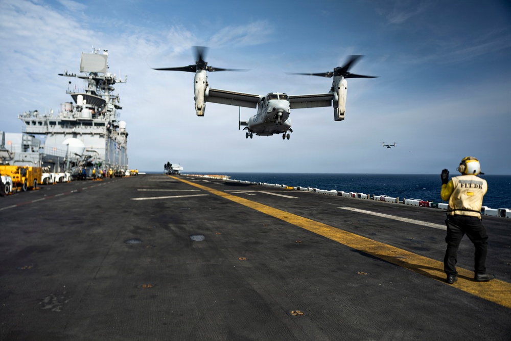 USS Iwo Jima Conducts U.S. Southern Command Visit