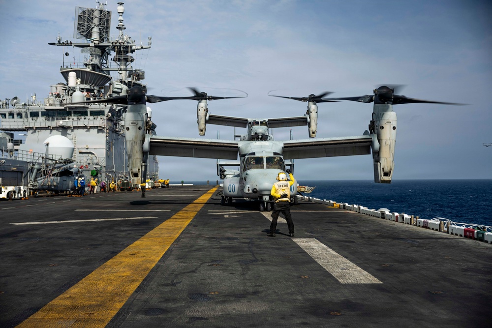 USS Iwo Jima Conducts U.S. Southern Command Visit