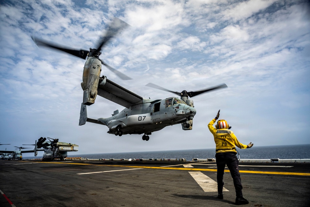 USS Iwo Jima Conducts U.S. Southern Command Visit