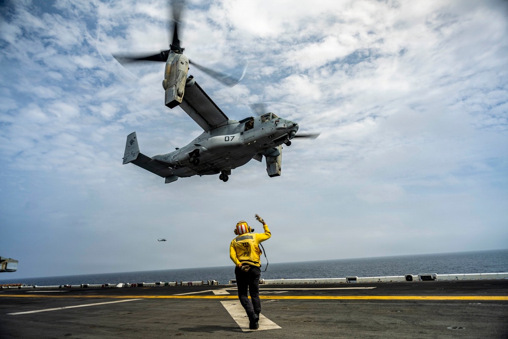 USS Iwo Jima Conducts U.S. Southern Command Visit