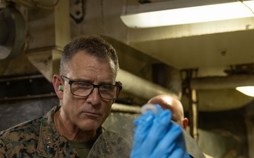 Gen. Francis L. Donovan, Commander, U.S. Southern Command, Visits USS Iwo Jima