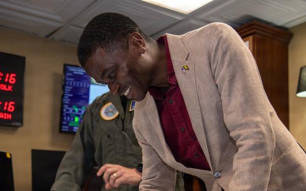 Grenada Prime Minister and Government Leaders Visit Nimitz