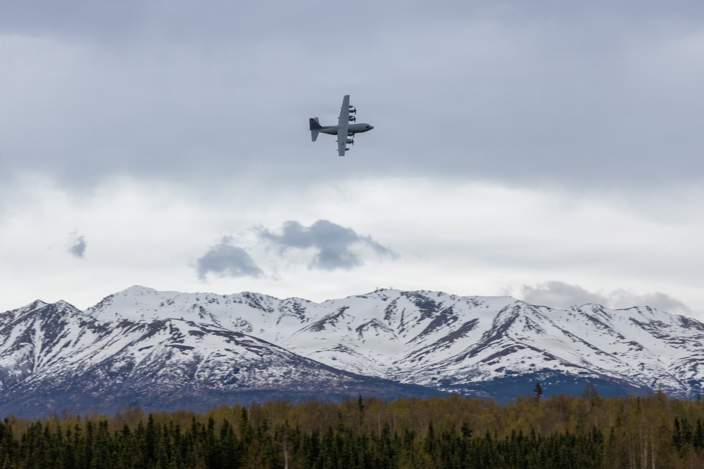 VMGR-152 performs touch and go landings