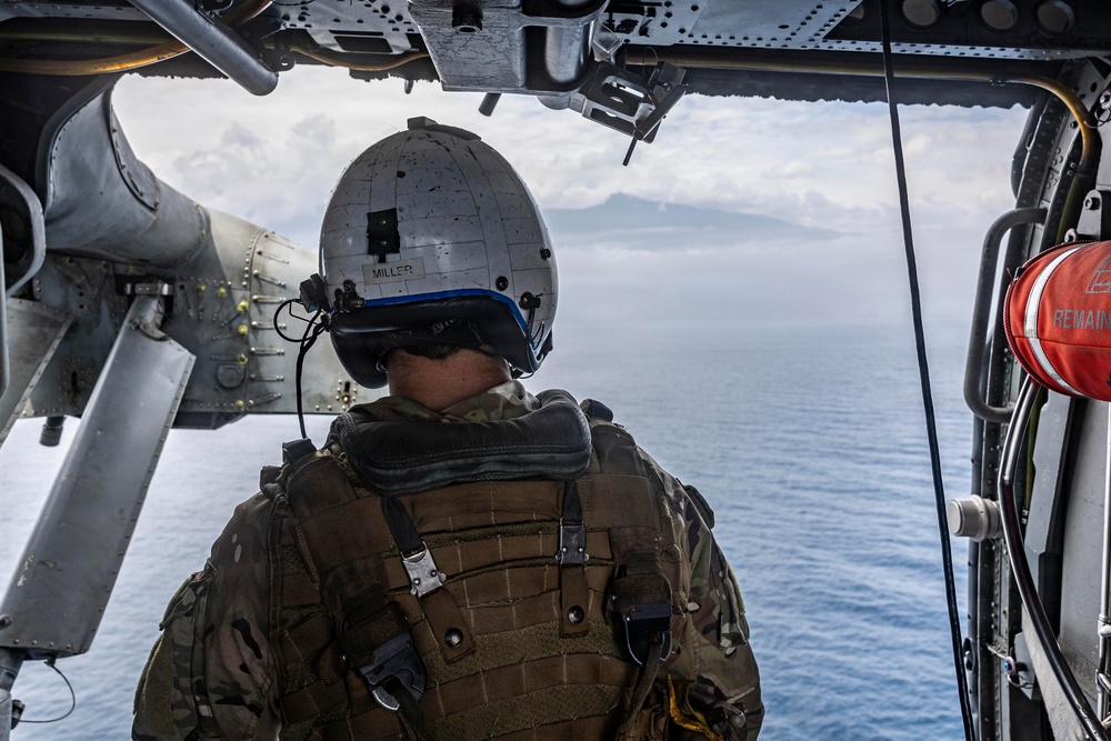 Gen. Francis L. Donovan, Commander, U.S. Southern Command, Visits USS Iwo Jima