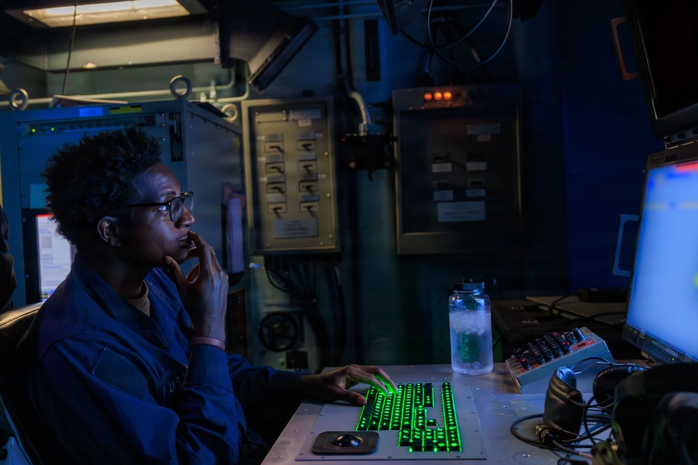 Combat Systems Training Team aboard USS Gonzalez (DDG 66)