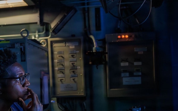 Combat Systems Training Team aboard USS Gonzalez (DDG 66)