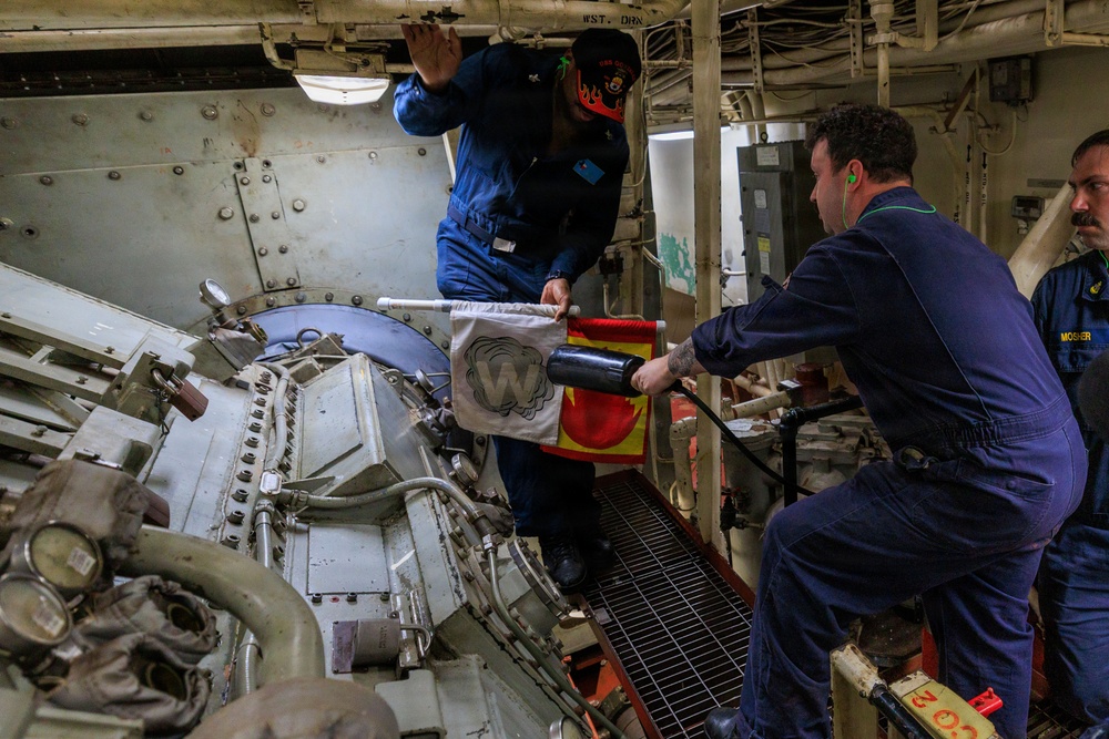 Engineering Training Team aboard USS Gonzalez (DDG 66)
