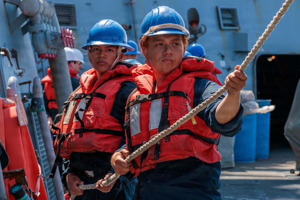 Small Boat Operations aboard USS Gonzalez (DDG 66)