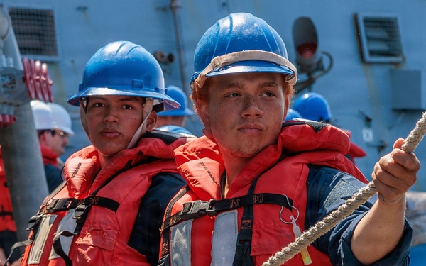 Small Boat Operations aboard USS Gonzalez (DDG 66)