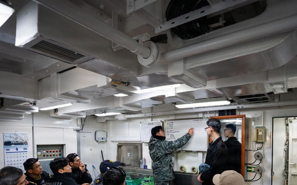 U.S., Republic of Korea, Australian Forces Conduct Joint Dive and Salvage Exercise in Jinhae