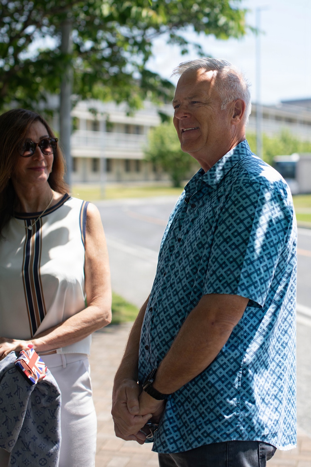 Retired U.S. Marine Corps Captain Visits MCAS Iwakuni