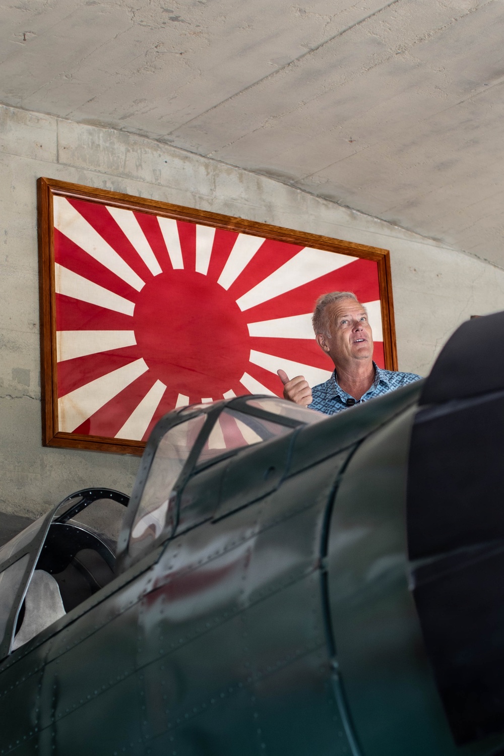 Retired U.S. Marine Corps Captain Visits MCAS Iwakuni