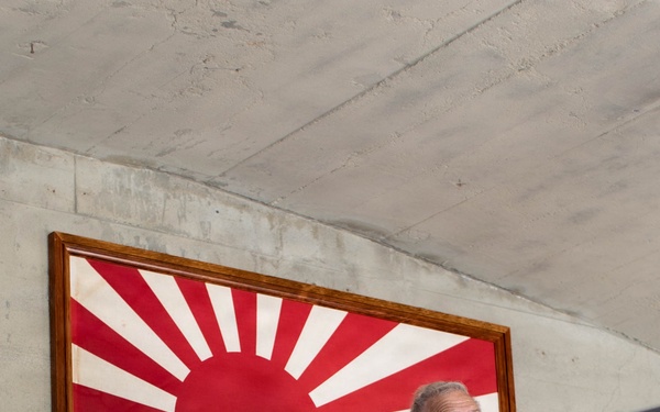 Retired U.S. Marine Corps Captain Visits MCAS Iwakuni