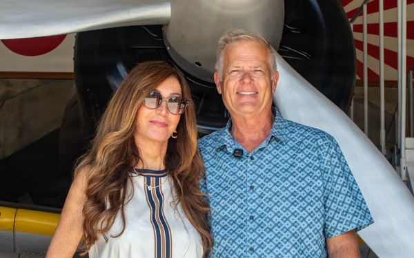Retired U.S. Marine Corps Captain Visits MCAS Iwakuni