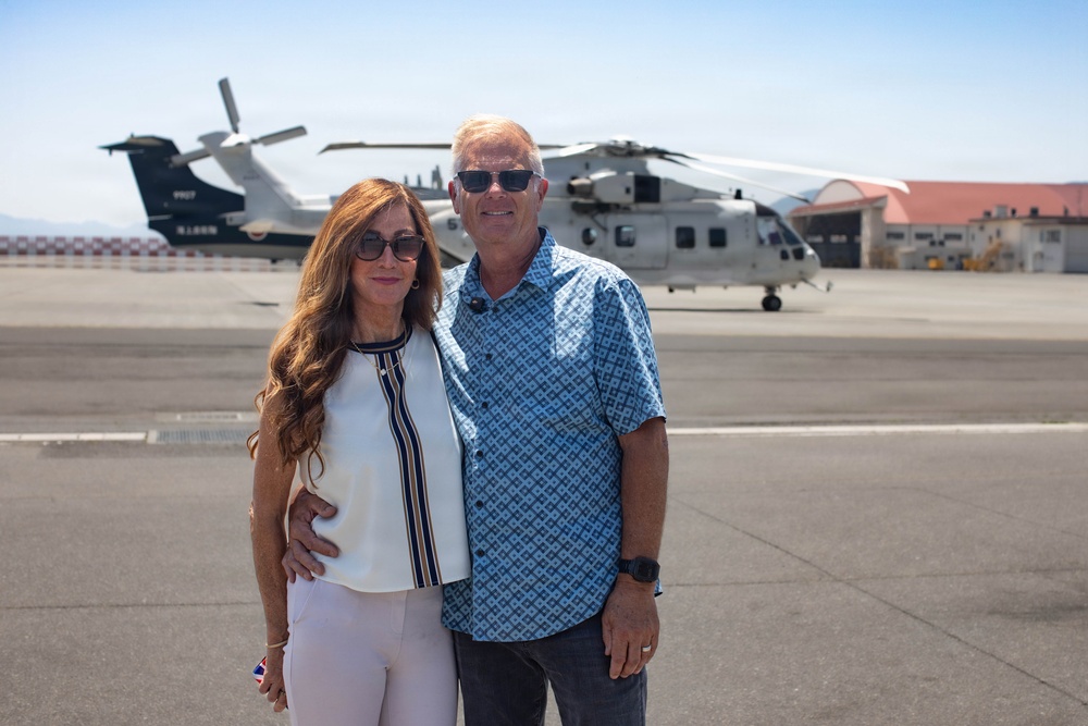 Retired U.S. Marine Corps Captain Visits MCAS Iwakuni