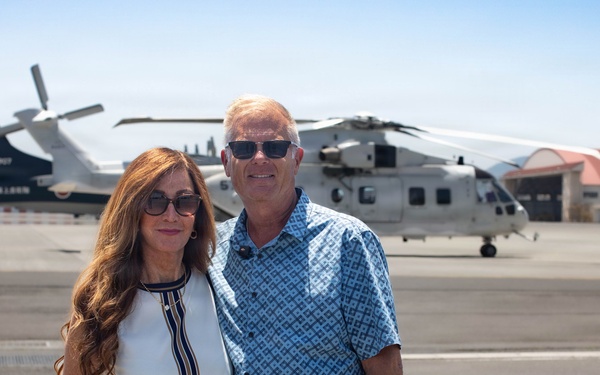 Retired U.S. Marine Corps Captain Visits MCAS Iwakuni