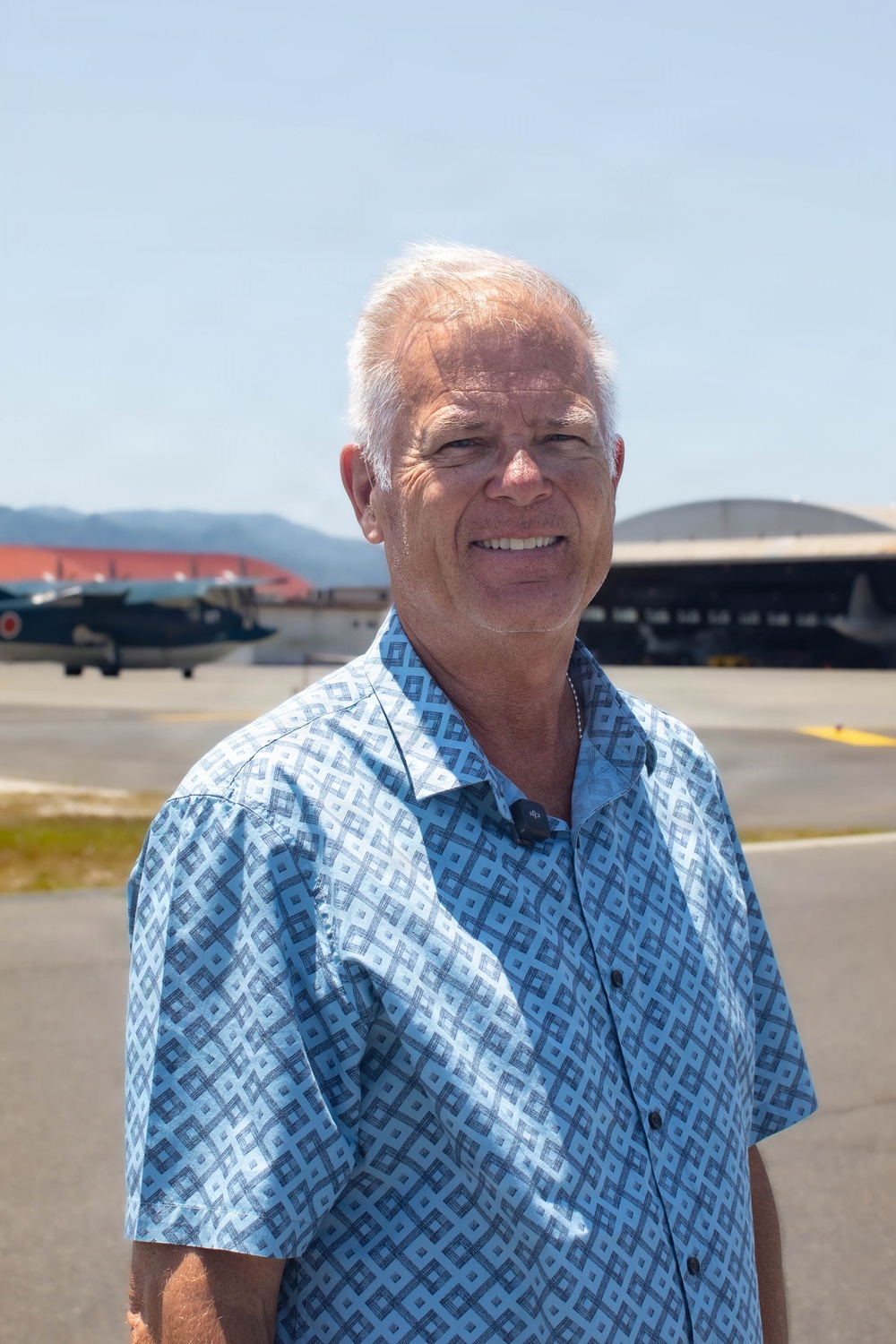 Retired U.S. Marine Corps Captain Visits MCAS Iwakuni