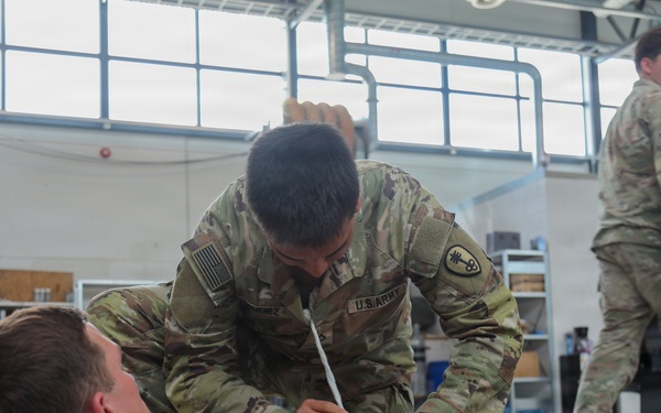 U.S. Army Soldiers strengthen bond with French Army through combat lifesaver training