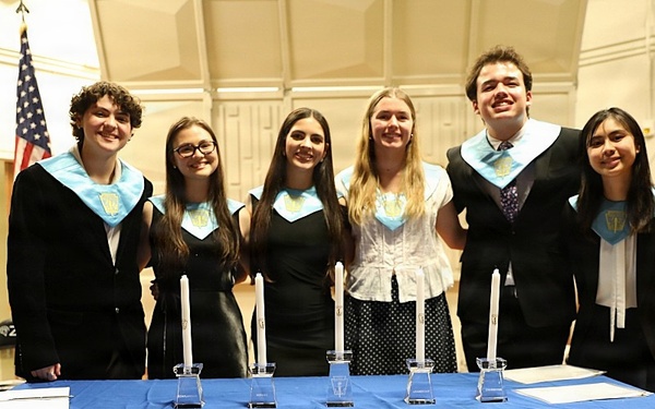 ZMHS senior reflects on year as NHS president, welcomes new members
