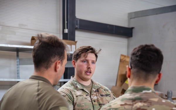 U.S. Army, French soldiers exchange combat lifesaver techniques in Estonia