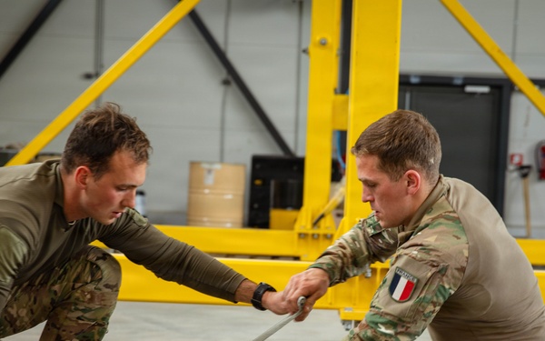 U.S. Army, French soldiers exchange combat lifesaver techniques in Estonia