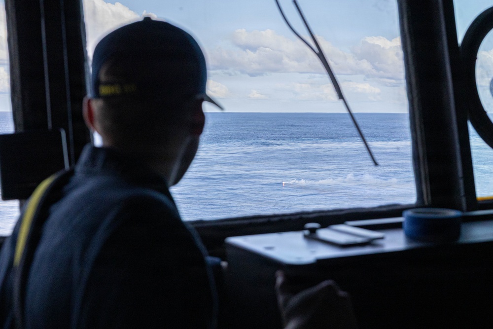 USS Mustin conducts ship handling training