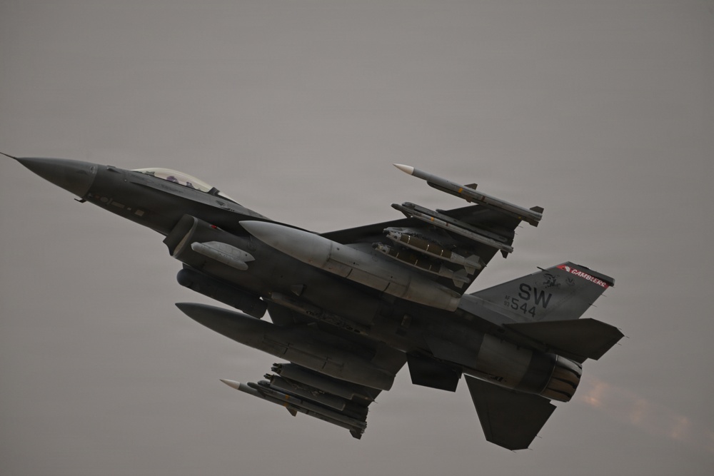 F-16 Fighting Falcons Takeoff