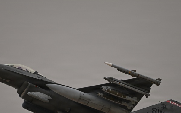 F-16 Fighting Falcons Takeoff