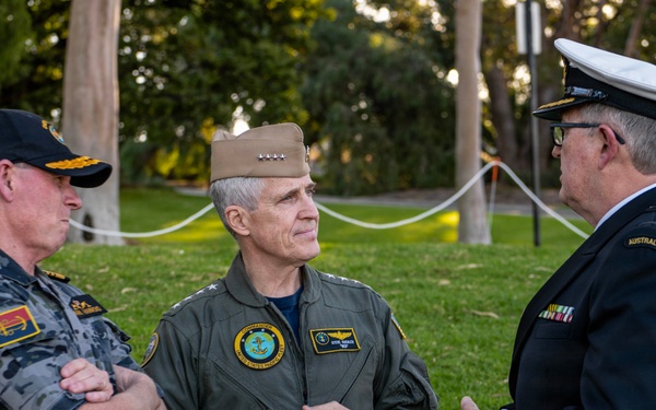 Commander, U.S. Pacific Fleet, visits site of plaque given to Western Australia by CINCPACFLT in May 1982