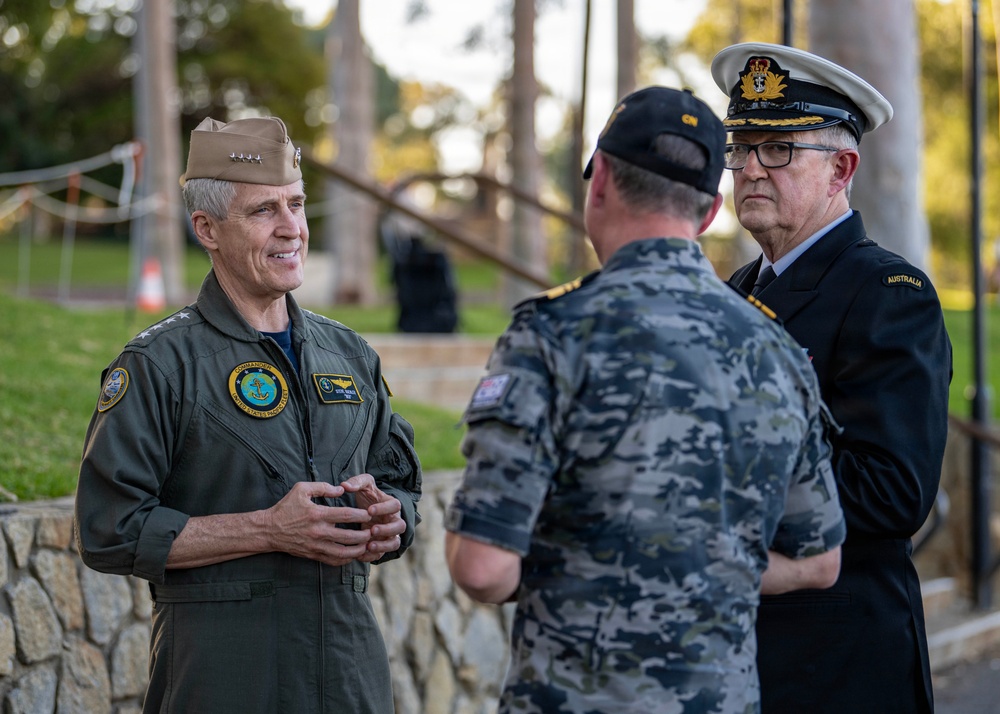 Commander, U.S. Pacific Fleet, visits site of plaque given to Western Australia by CINCPACFLT in May 1982