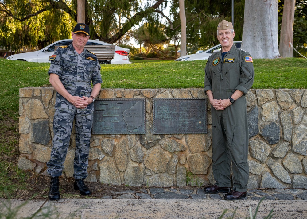 Commander, U.S. Pacific Fleet, visits site of plaque given to Western Australia by CINCPACFLT in May 1982