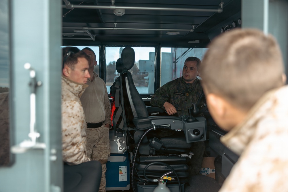 U.S. Recon Marines train with Finnish weapons, boats in Finland