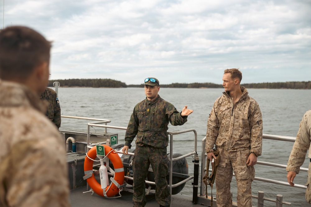 U.S. Recon Marines train with Finnish weapons, boats in Finland