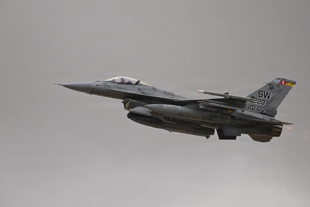 F-16 Fighting Falcons Takeoff