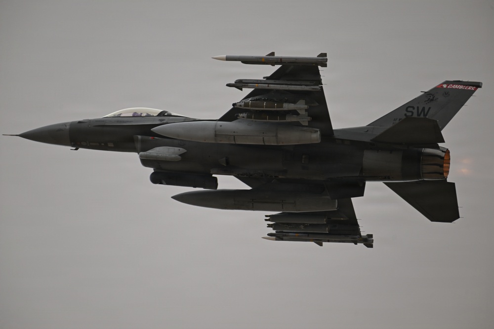 F-16 Fighting Falcons Takeoff