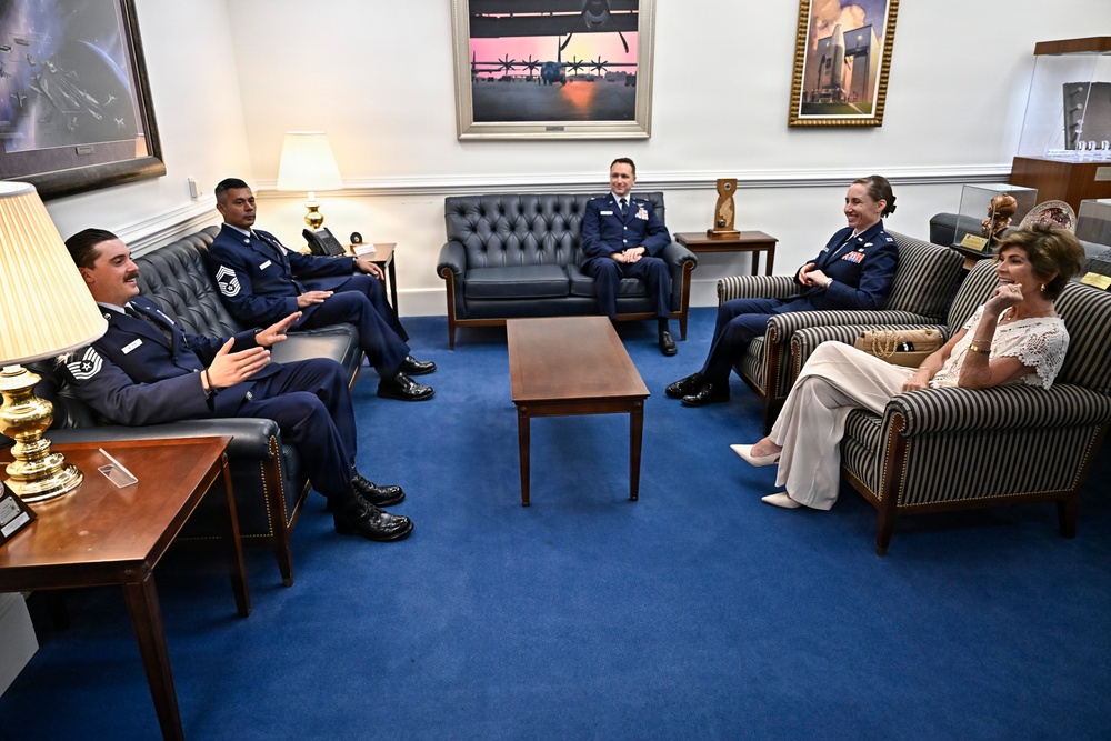 CSAF Wilsbach presents Lance P. Sijan Awards