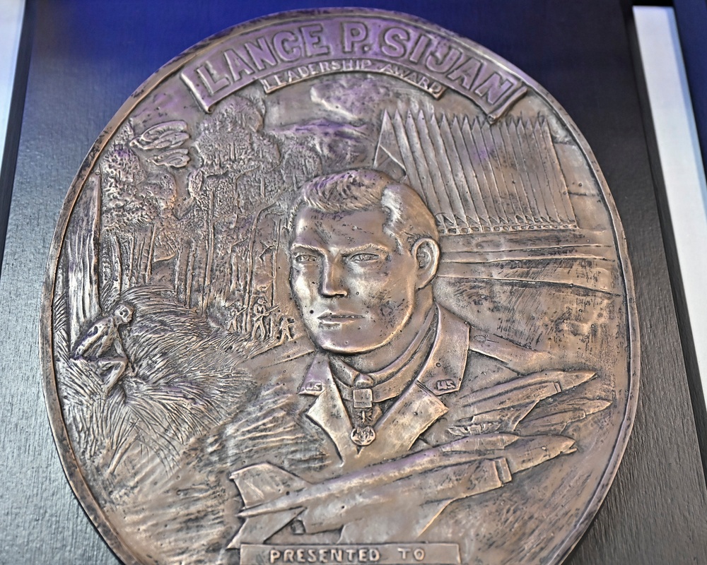 CSAF Wilsbach presents Lance P. Sijan Awards