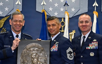 CSAF Wilsbach presents Lance P. Sijan Awards