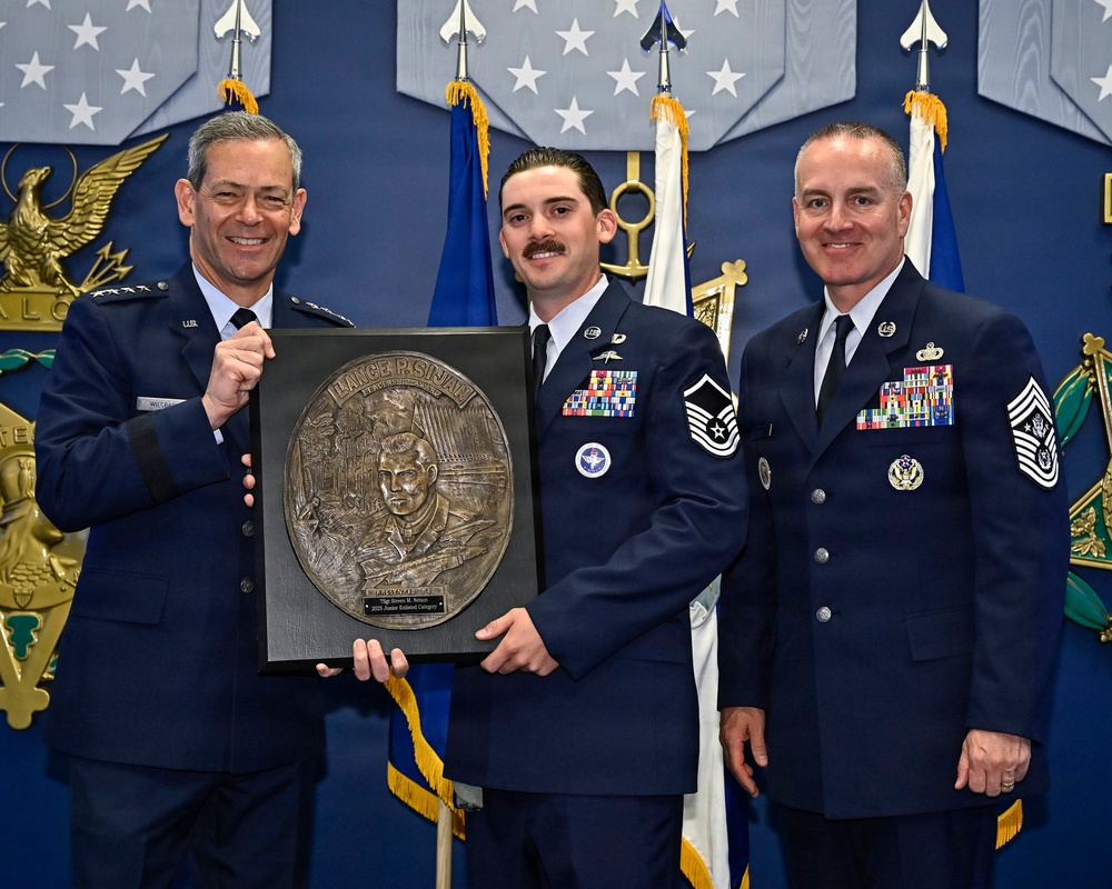 CSAF Wilsbach presents Lance P. Sijan Awards