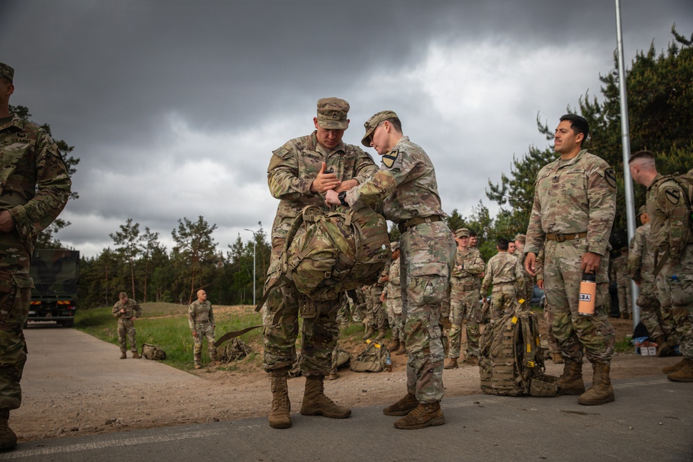 Four nations participate in the 18.6-mile Norwegian Foot March in Lithuania
