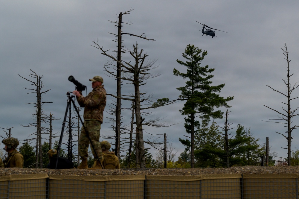 HH-60 Pave Hawk Flies Over Fort Drum Gunnery Range