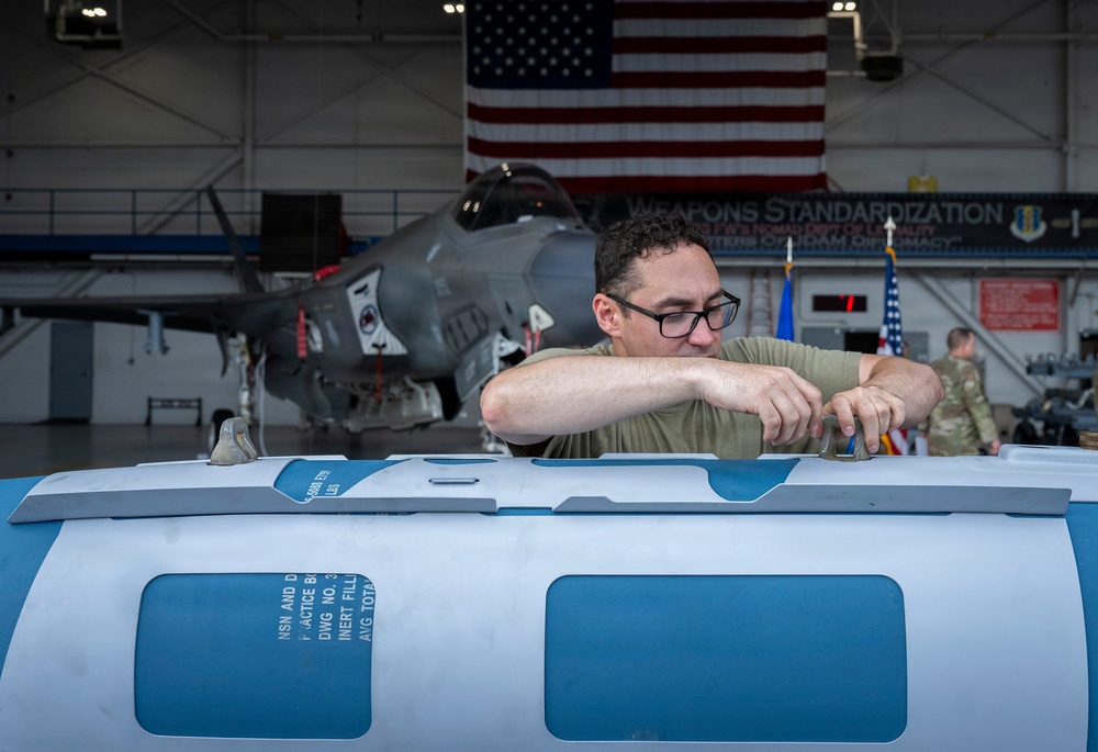 Team Eglin bomb Build