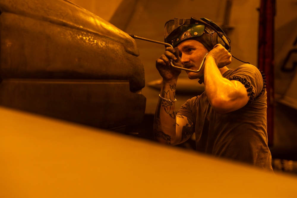 Abraham Lincoln Conducts Aircraft Maintenance