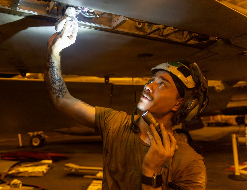 Abraham Lincoln Conducts Aircraft Maintenance