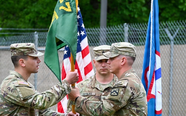 Kennel master relinquishes responsibility of 67th MP Detachment (MWD)